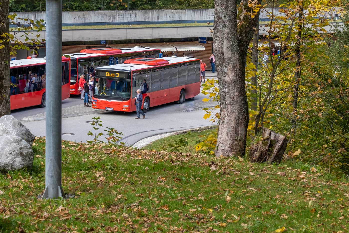shuttle bus to the eagles nest from salzburg